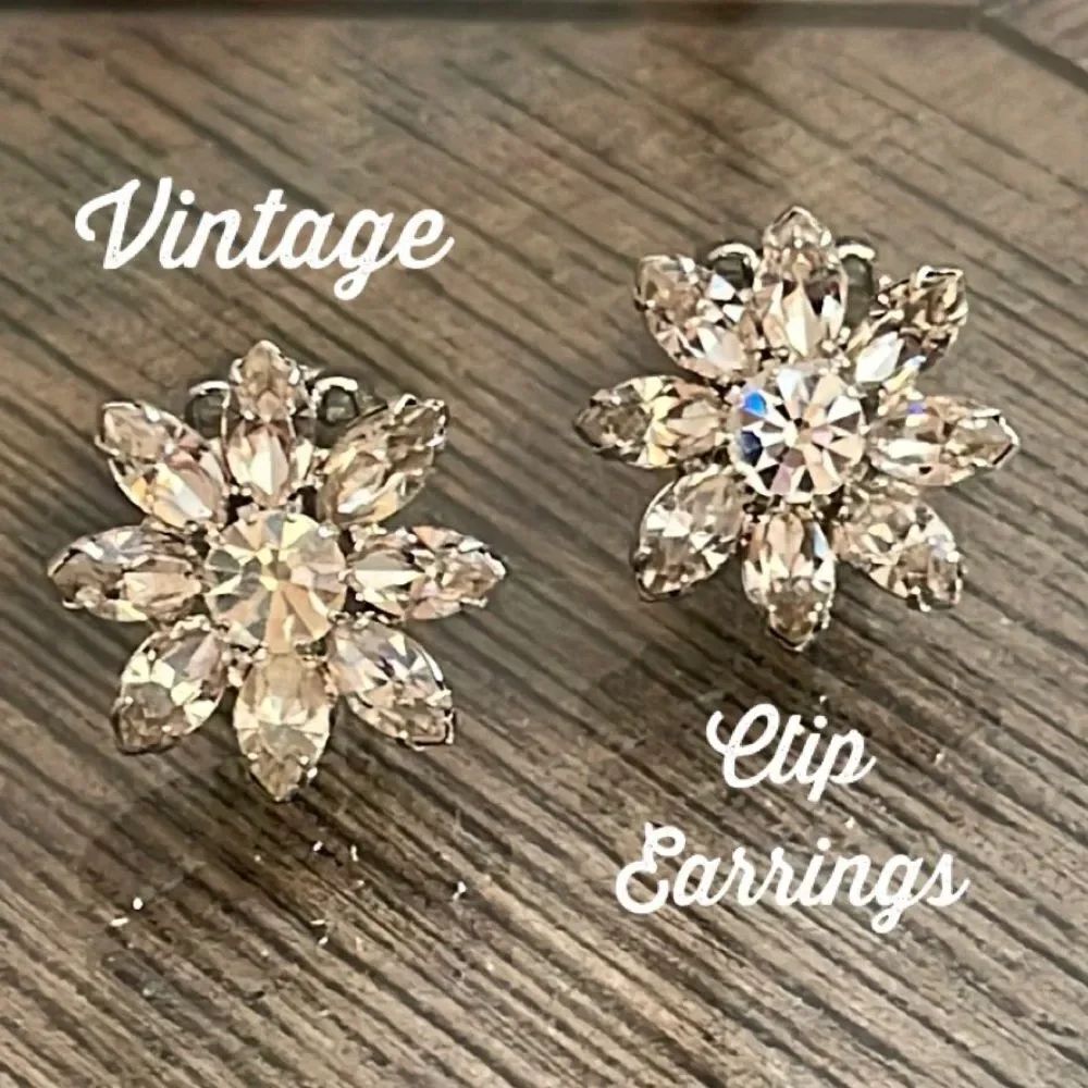 Vintage High Quality Clear Rhinestone Crystal Flower Clip Earrings